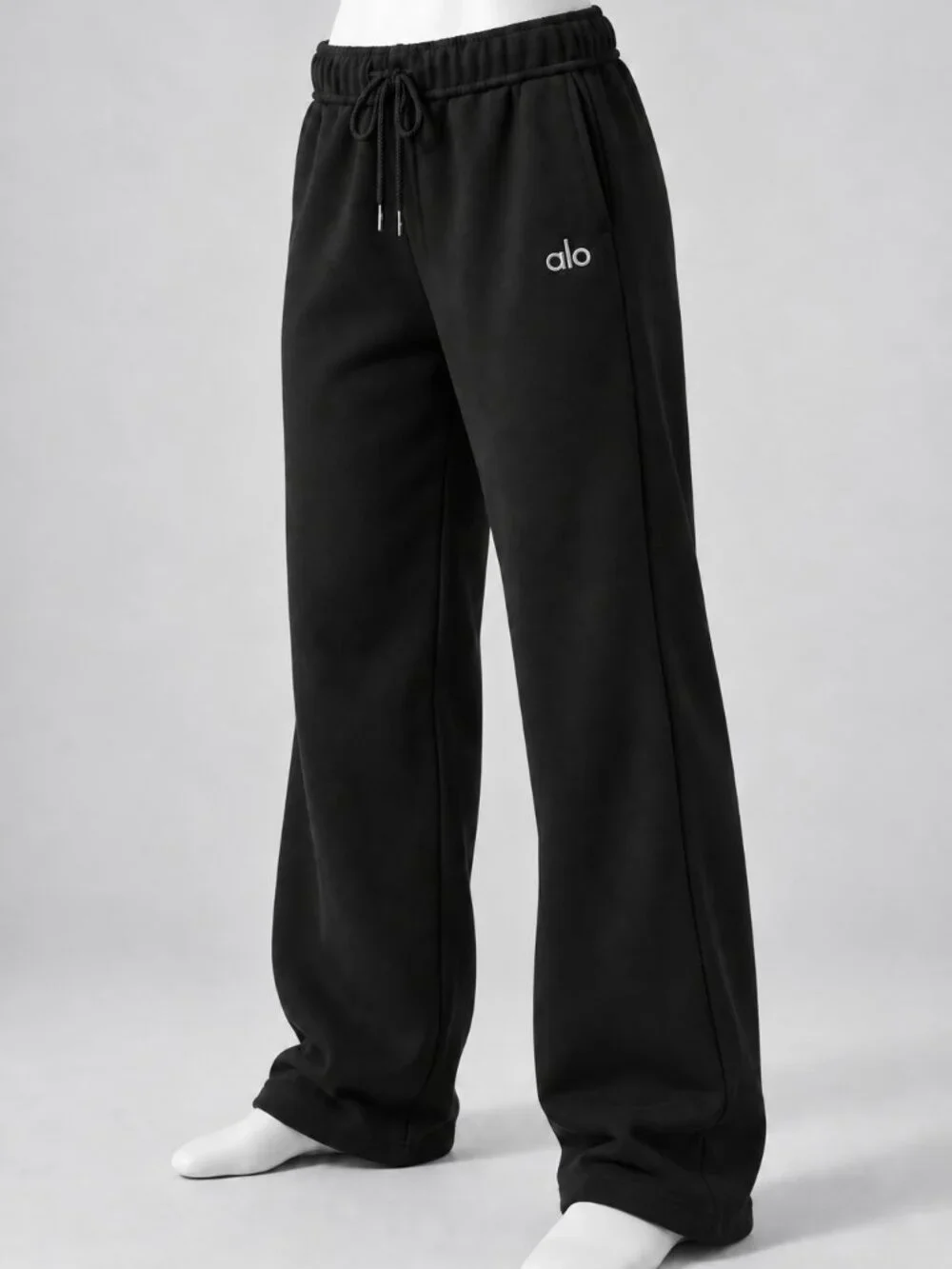 Alo Yoga Accolade Black Straight Leg Sweatpants Silver Logo